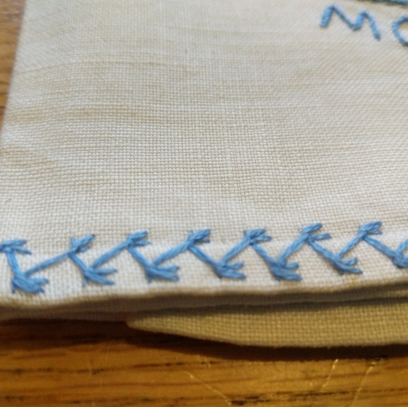 Seven vintage hand embroidered tea towels - Picture 5 of 7